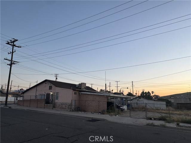 Barstow, CA 92311,206 N 6th Avenue