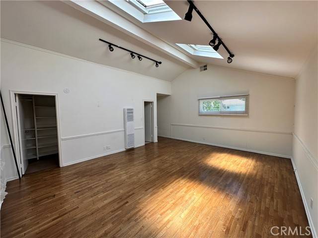 Sherman Oaks, CA 91403,14655 Morrison Street