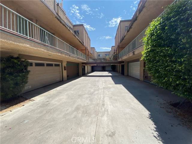 North Hills (los Angeles), CA 91343,15527 Parthenia Street #12