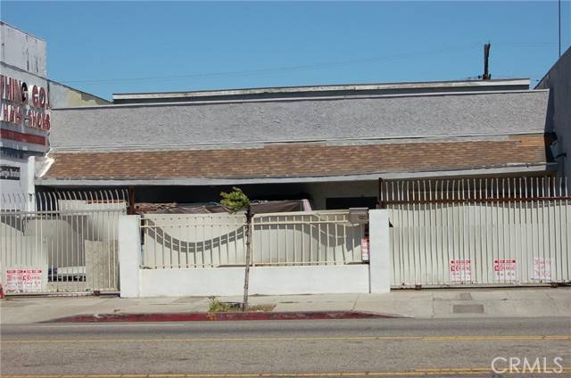 Los Angeles, CA 90047,8850 S WESTERN Avenue