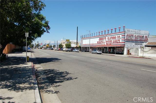 Los Angeles, CA 90047,8850 S WESTERN Avenue