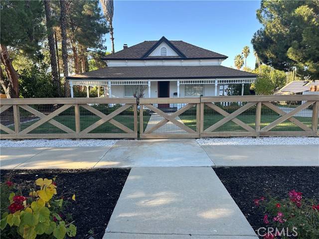 Redlands, CA 92373,1226 W Olive Avenue