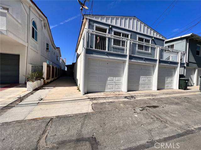 Redondo Beach, CA 90277,216 Avenue H Apt D #D