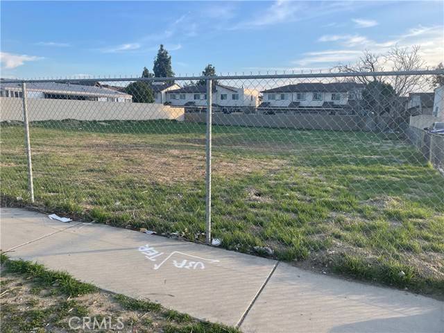 Fontana, CA 92335,16125 Ceres Avenue