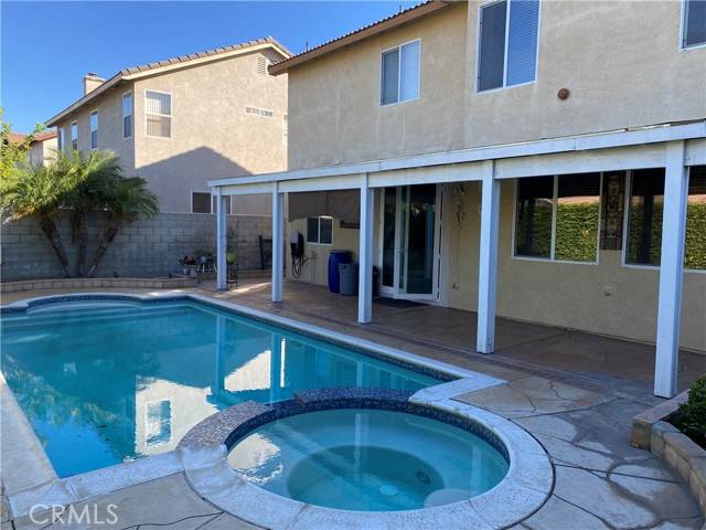 Fontana, CA 92336,7092 Julian Lane