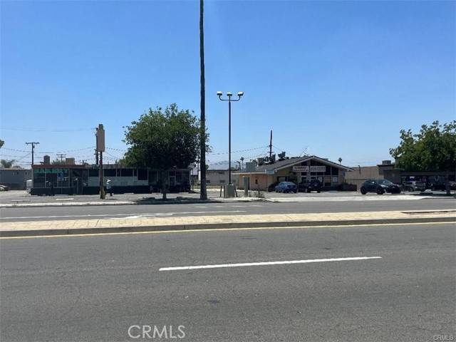 Riverside, CA 92507,407 Iowa Avenue