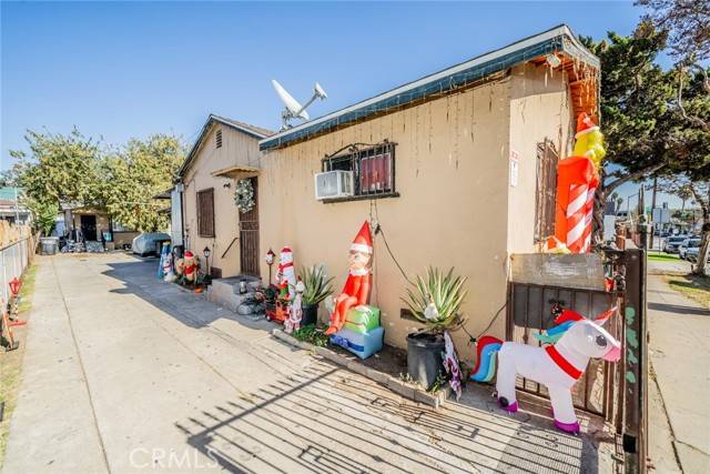 Los Angeles, CA 90063,4237 Floral Drive