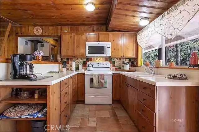 Idyllwild, CA 92549,53985 Pine Crest Avenue