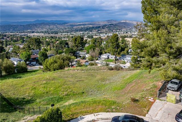 Newhall (santa Clarita), CA 91321,19210 Beachgrove Court