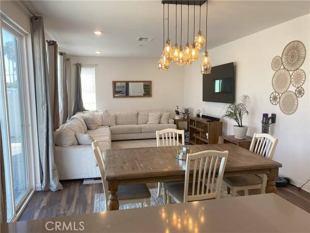 Rialto, CA 92377,367 Horseshoe