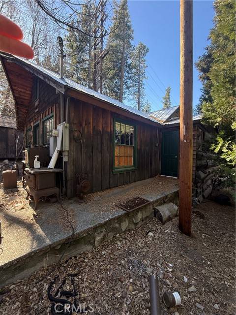 Twin Peaks, CA 92391,25560 Hi Place