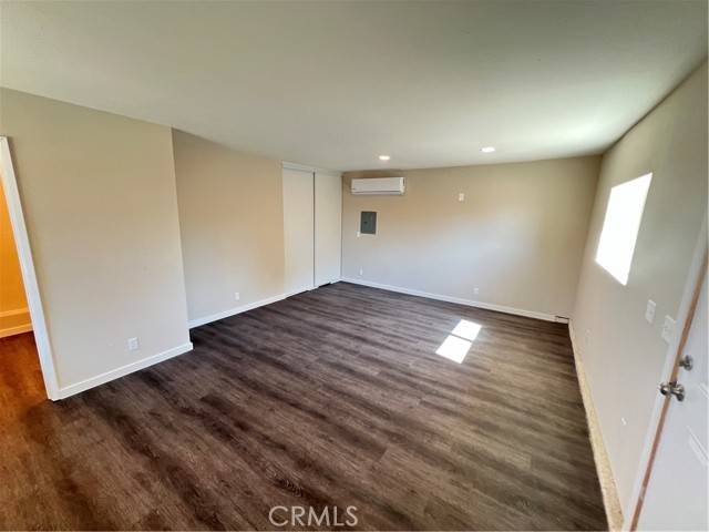 Fontana, CA 92335,16164 Dianthus Avenue #B