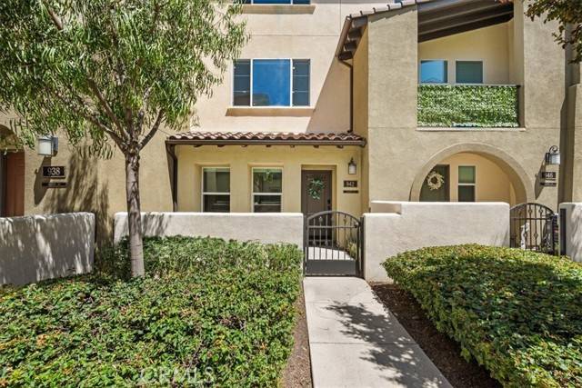 Anaheim, CA 92802,942 E Drapery Lane