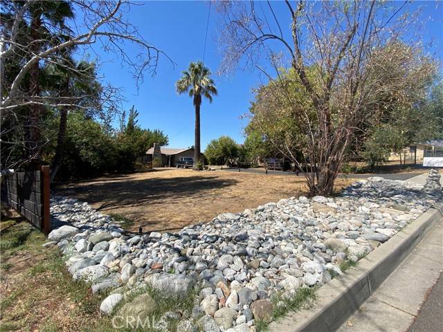Yucaipa, CA 92399,11748 Douglas