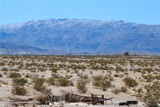 Twentynine Palms, CA 92277,6 Topaz Avenue