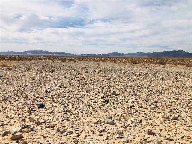 Twentynine Palms, CA 92277,5 Raymond Drive