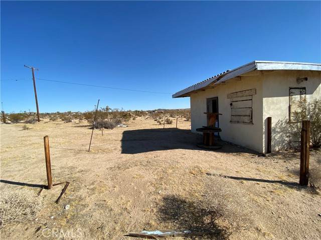 Joshua Tree, CA 92252,62823 Appain Way