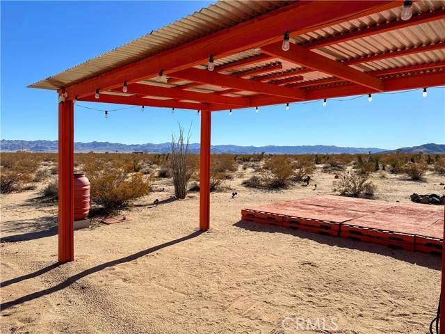 Joshua Tree, CA 92252,6 Desert Lily Street