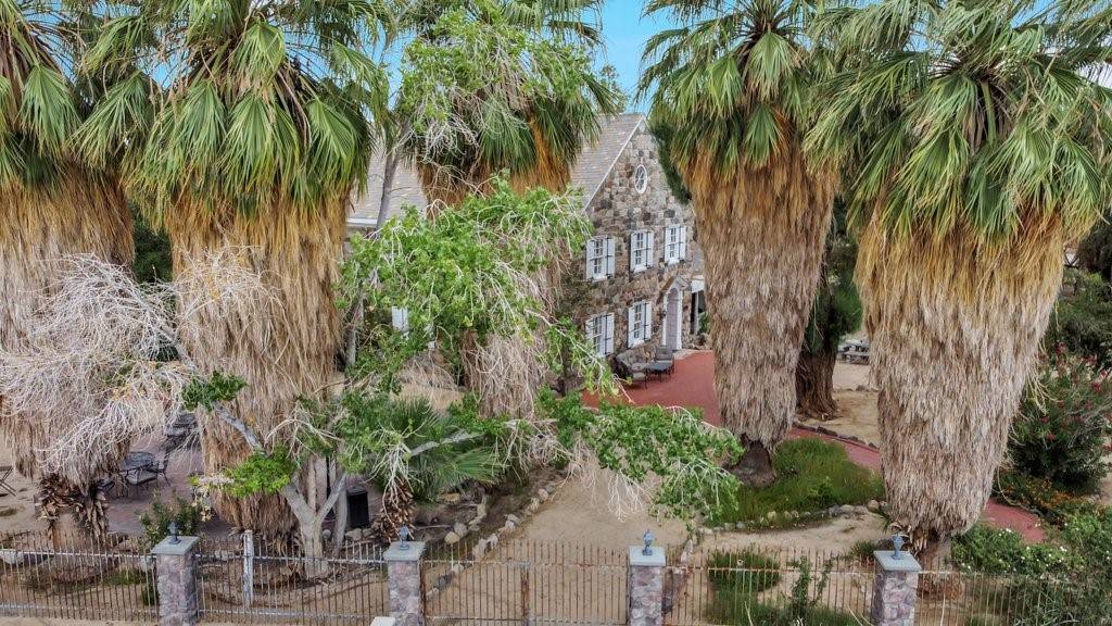 Twentynine Palms, CA 92277,74744 Joe Davis Drive