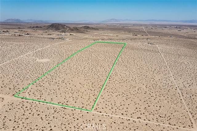 Joshua Tree, CA 92252,5678 La Brisa Drive