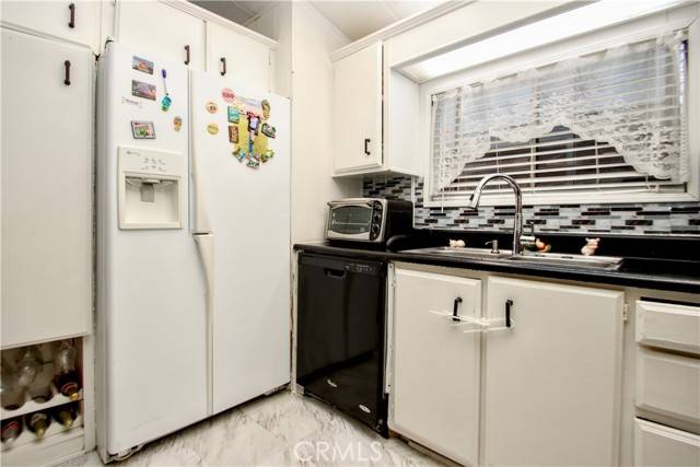 Joshua Tree, CA 92252,62475 29 Palms Highway #26