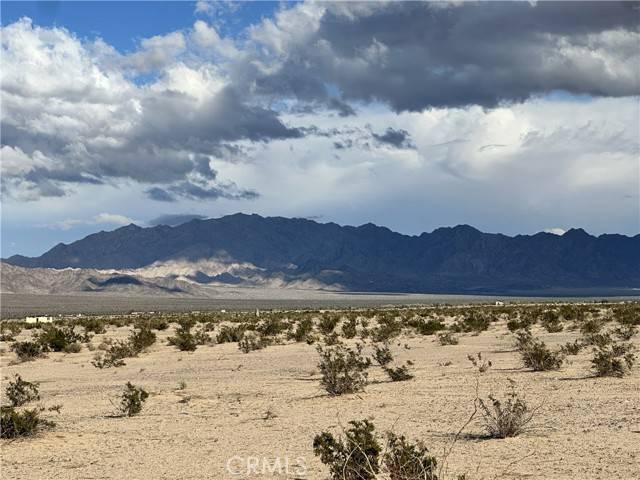 Twentynine Palms, CA 92277,0 Indian Trl