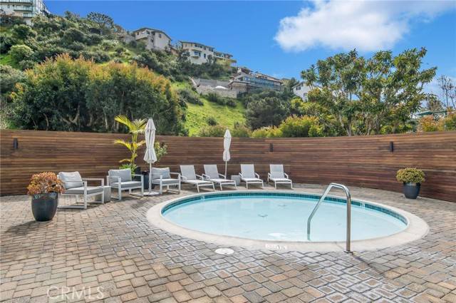 Laguna Beach, CA 92651,934 Emerald Bay