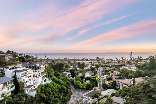 Laguna Beach, CA 92651,547 Temple Hills Drive