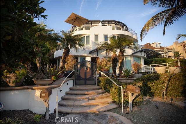 Laguna Beach, CA 92651,558 Cliff Drive