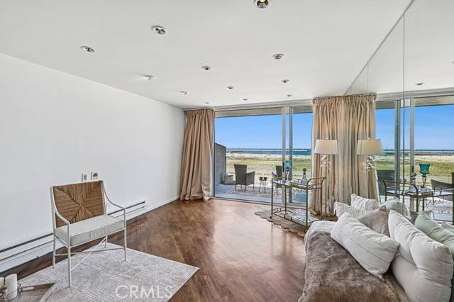 Marina Del Rey, CA 90292,6 Voyage Street #204