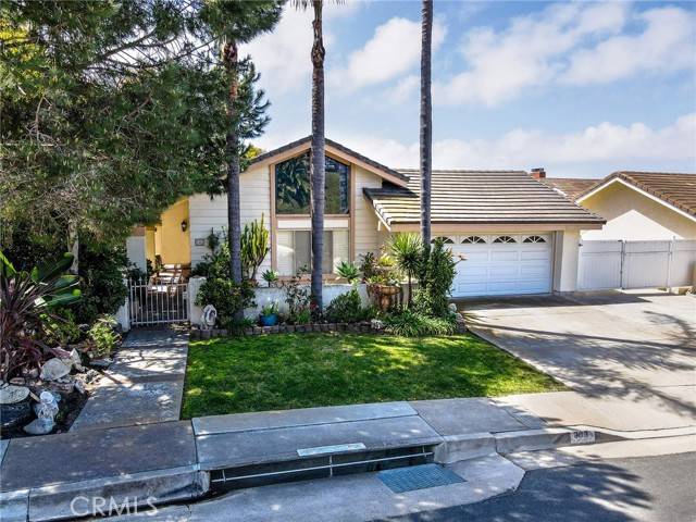 San Clemente, CA 92672,303 Calle Escuela