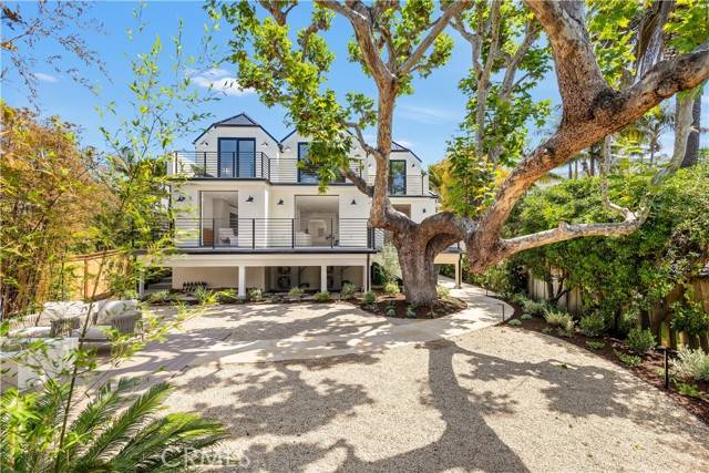 Laguna Beach, CA 92651,1759 Glenneyre Street