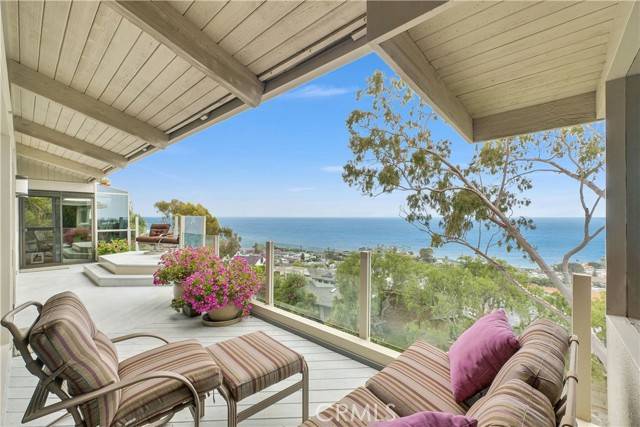 Laguna Beach, CA 92651,537 Dunnegan Place