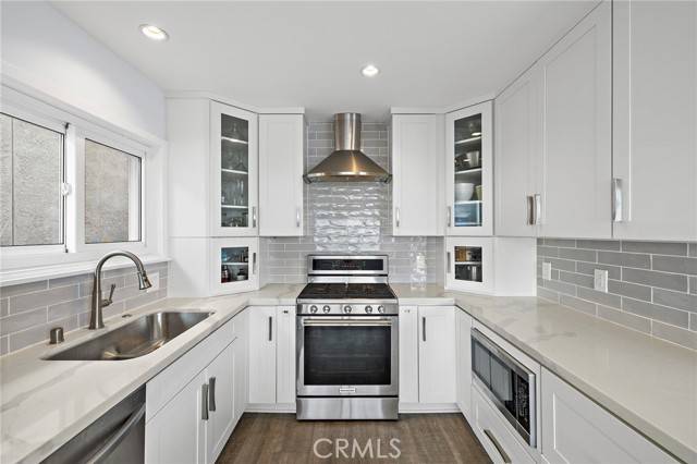 Laguna Beach, CA 92651,520 Cliff Drive #304