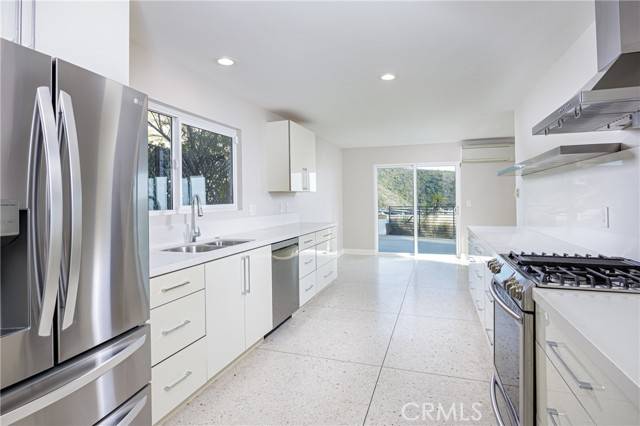 Laguna Beach, CA 92651,797 Nyes
