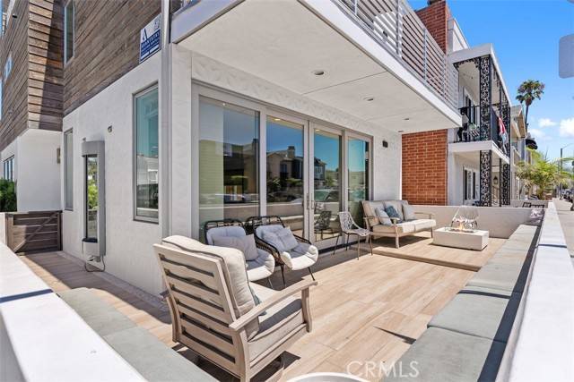 Newport Beach, CA 92661,200 E Balboa Boulevard