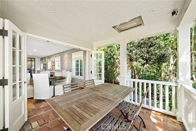 Laguna Beach, CA 92651,464 Holly