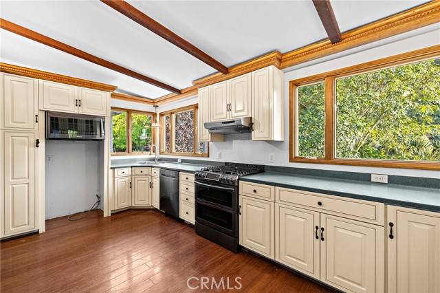 Laguna Beach, CA 92651,945 Park Avenue