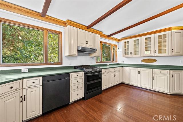 Laguna Beach, CA 92651,945 Park Avenue