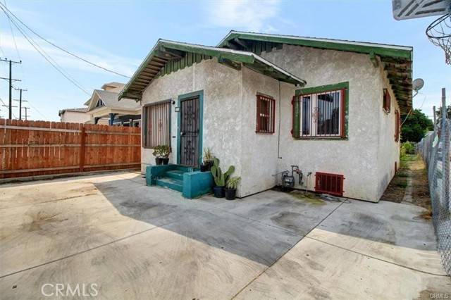 Los Angeles, CA 90011,736 E 40th Place