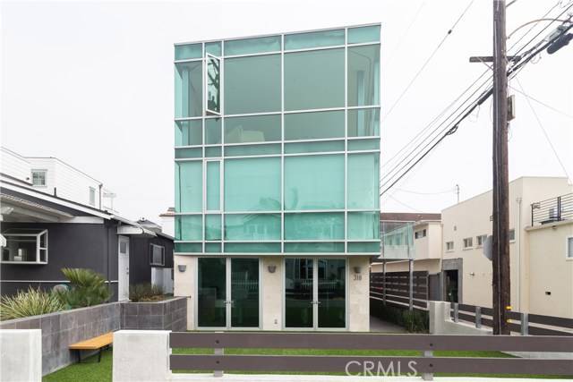 Manhattan Beach, CA 90266,316 10th Street