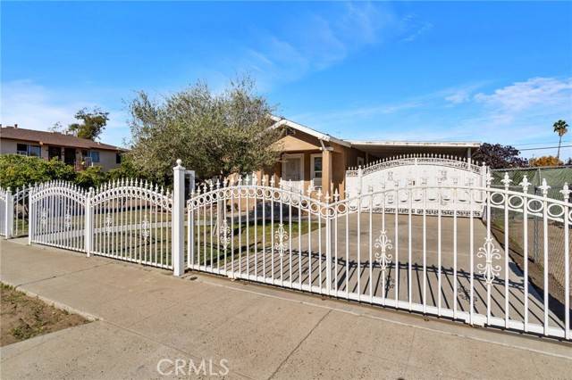 Fresno, CA 93702,3139 E Clay Avenue