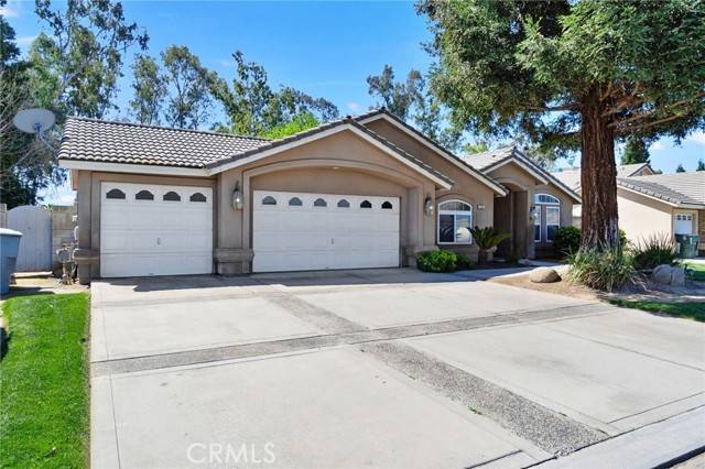 Madera, CA 93637,122 East