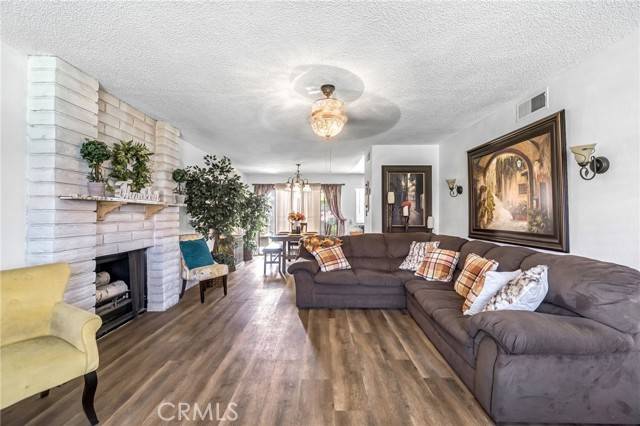 Fresno, CA 93705,1751 W Santa Ana Avenue