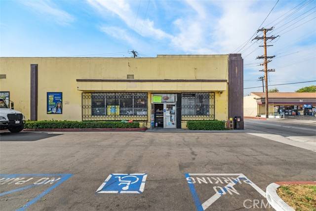 Bell Gardens, CA 90201,5658 Clara Street