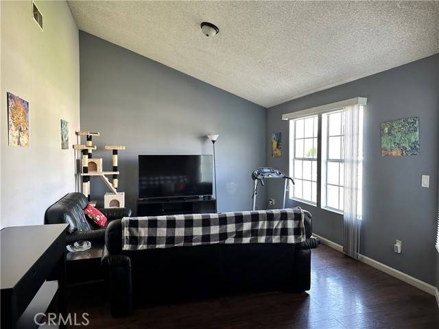 Colton, CA 92324,983 Orchard Lane