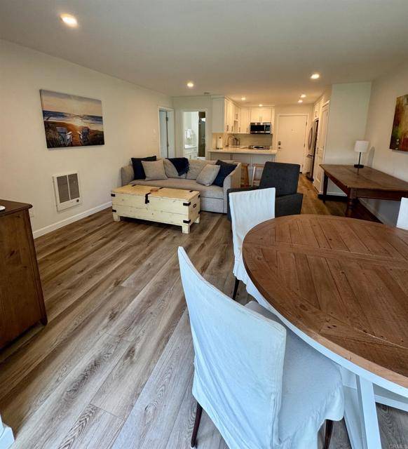 Del Mar, CA 92014,1552 Camino Del Mar #401