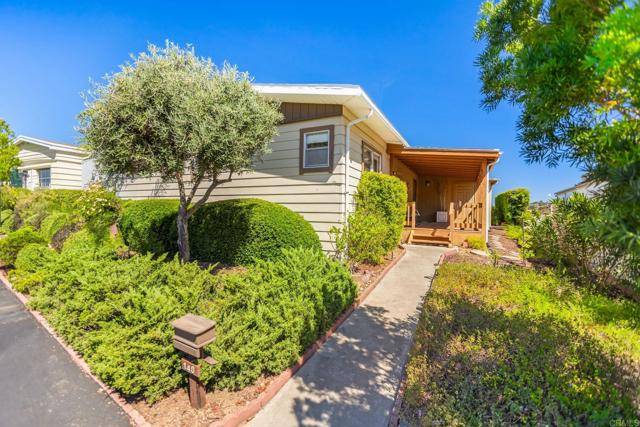 Escondido, CA 92026,8975 Lawrence Welk #146