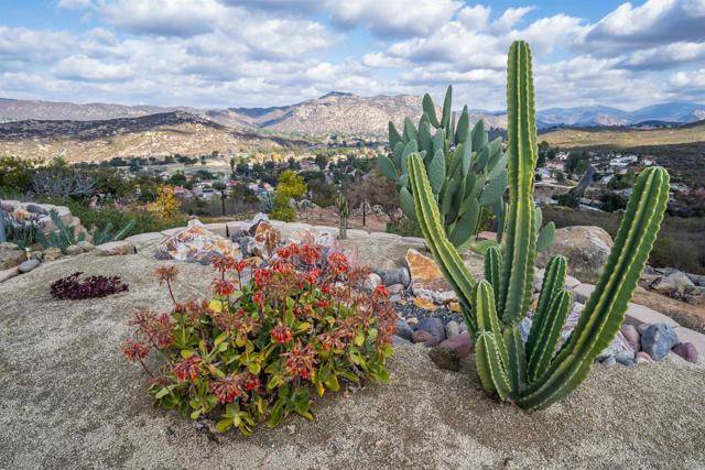 Ramona, CA 92065,23796 Moonglow Court