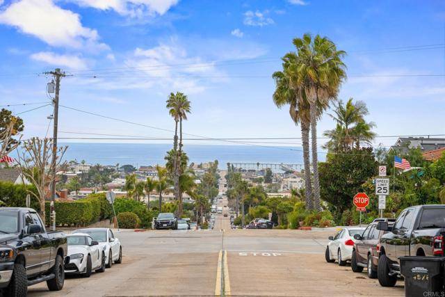 San Diego, CA 92107,4569 Narragansett Avenue